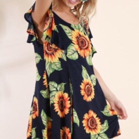 Dresses & Skirts - Brand new boutique dress! Size medium